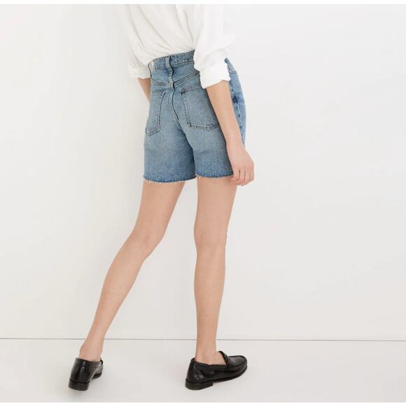 Madewell High-Rise Mid-Length Denim Shorts in Bingley Wash: TENCEL Denim Edition - Picture 6 of 8
